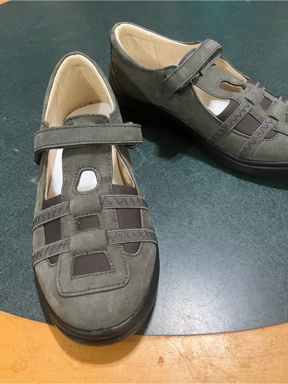 Sure Fit Comfort Mary Jane Shoes in Olive Green 9M